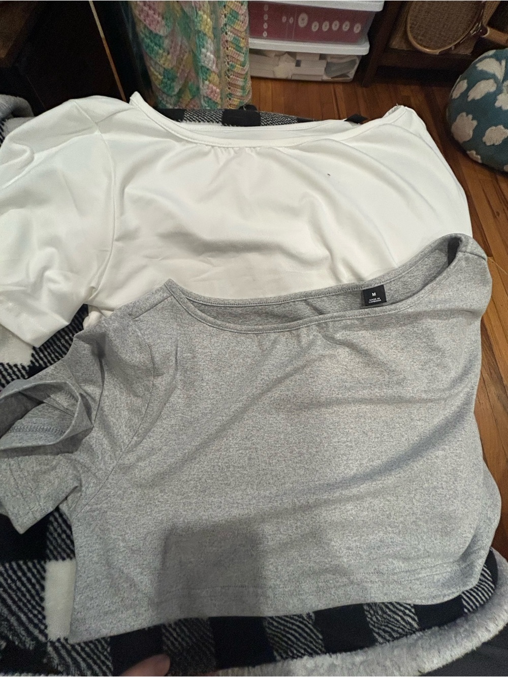 Women’s Scoop Neck Crop Top - Gray and White